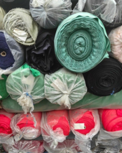 杂款库存面料40吨低价出售