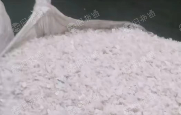 大白破碎料,尿素桶破碎料,花乙破碎料,大小白破碎料长期出售
