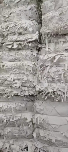 白卡纸，花卡纸回收，带不带膜都可以