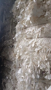 纯白口杯纸，小花口杯纸，淋膜口杯纸大量收购