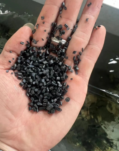 黑色TPU颗粒，硬度85A，便宜出售