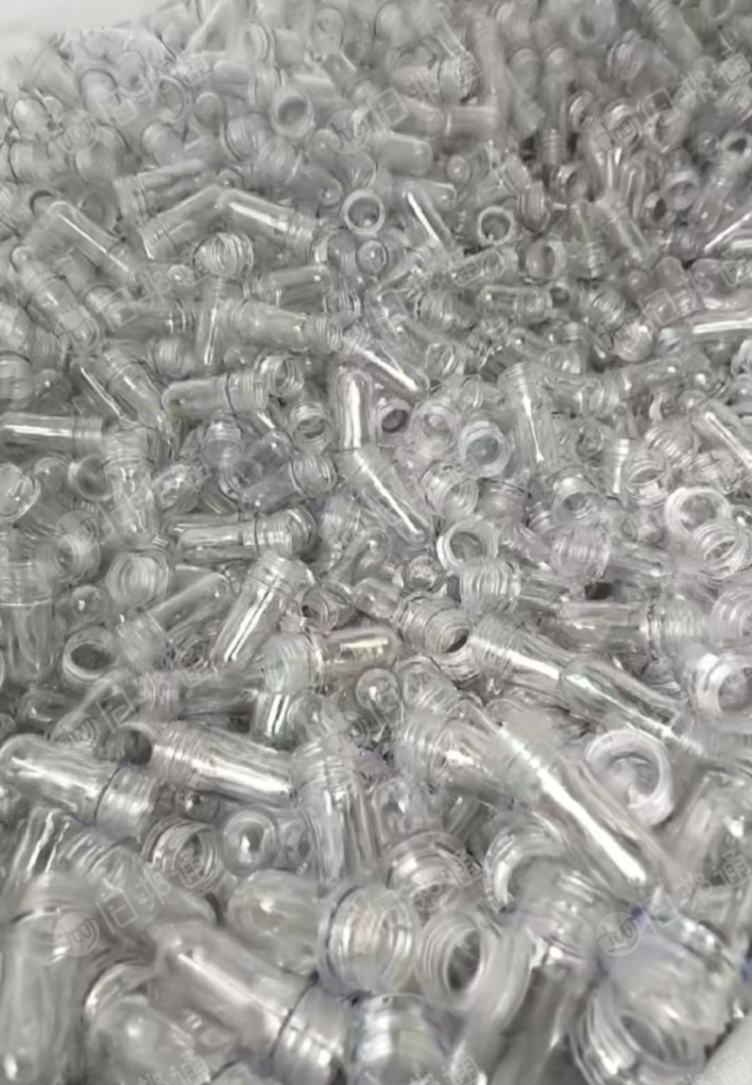 PET吸塑片毛料,瓶胚,绿色聚酯打包带毛料,PET边角料等常年回收