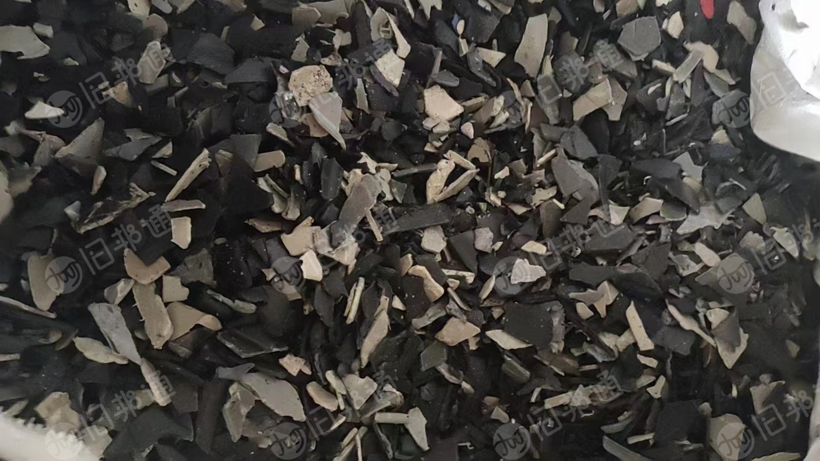 车件内饰水洗破碎料,现货20多吨,常年出售