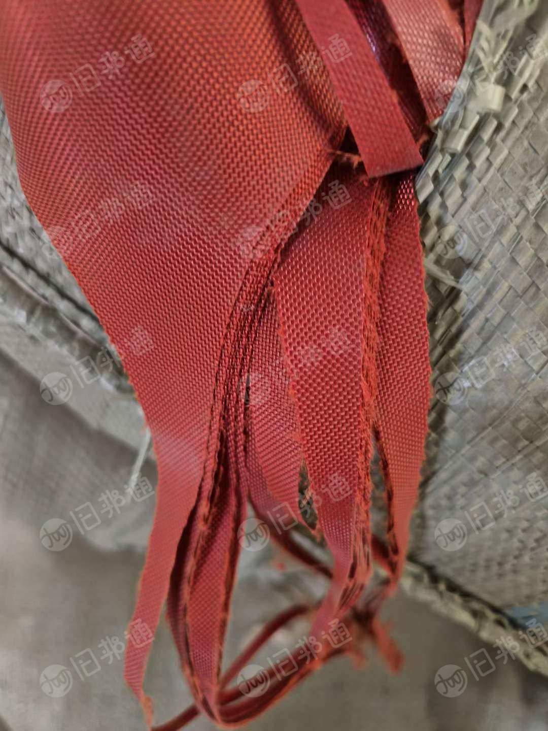 涤纶废布下脚料十吨出售