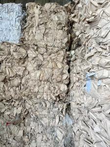 本色餐盒纸压块，现货100吨