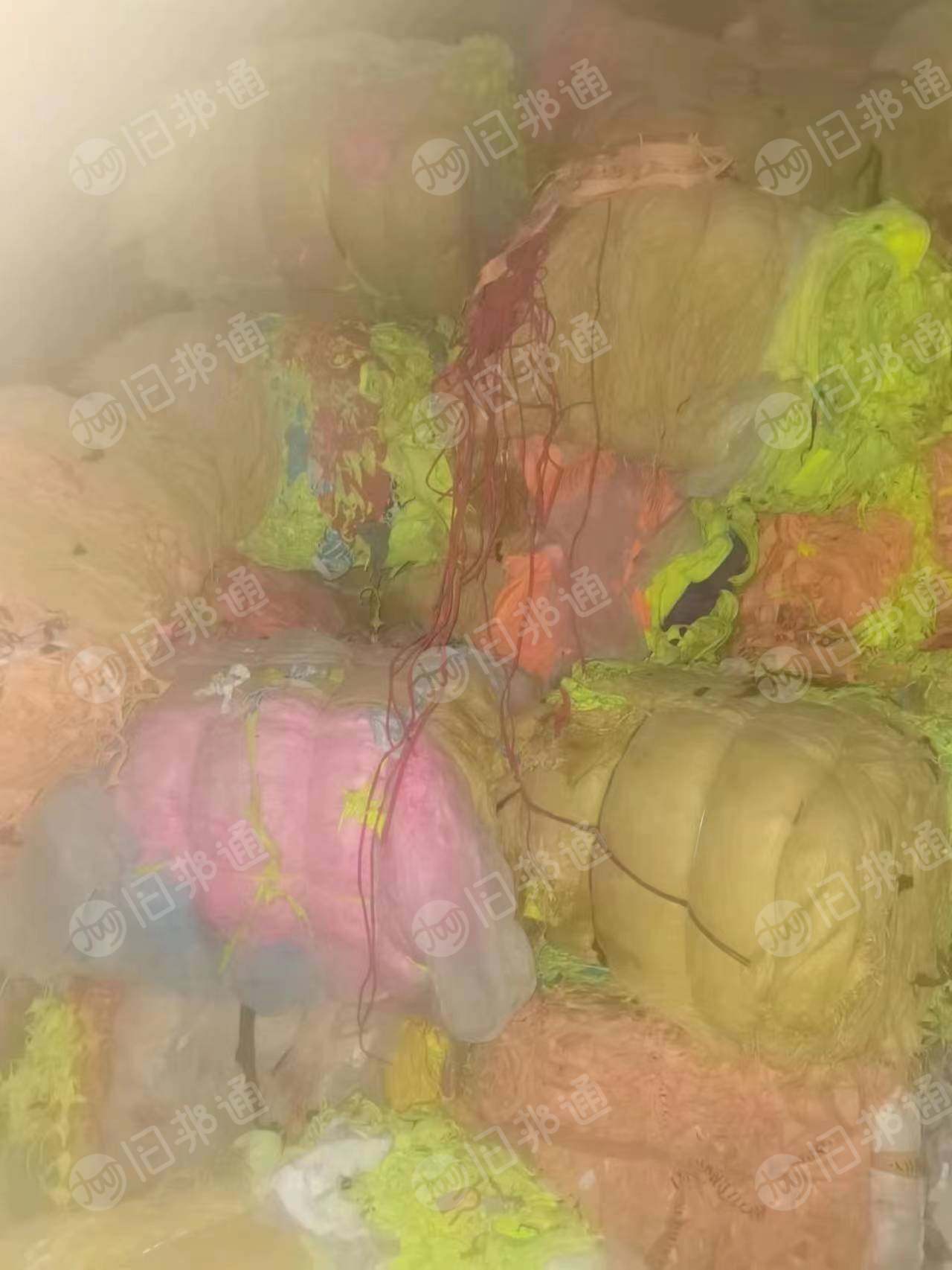 涤纶无纺布边料,轻微胶,大量出售