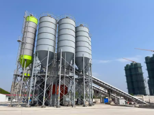 处置~混凝土生产线2条，型号为HZS240，包含输送带和两个存储罐