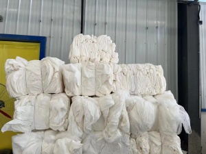 水刺无纺布带点pp木浆现货12吨出售