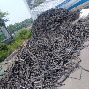 拆车下来的汽车胶条长期出售