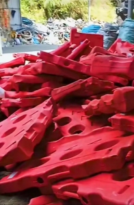 PE路障毛料，废管，花乙压块等长期出售