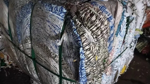 不干胶塑料膜废料长期出售