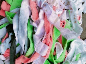 氨纶拉丝料大量回收，月需700吨！