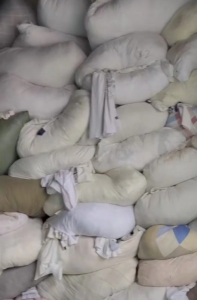 出售旧衣服大白，优质大白料，白棉T恤等，欢迎来电谈