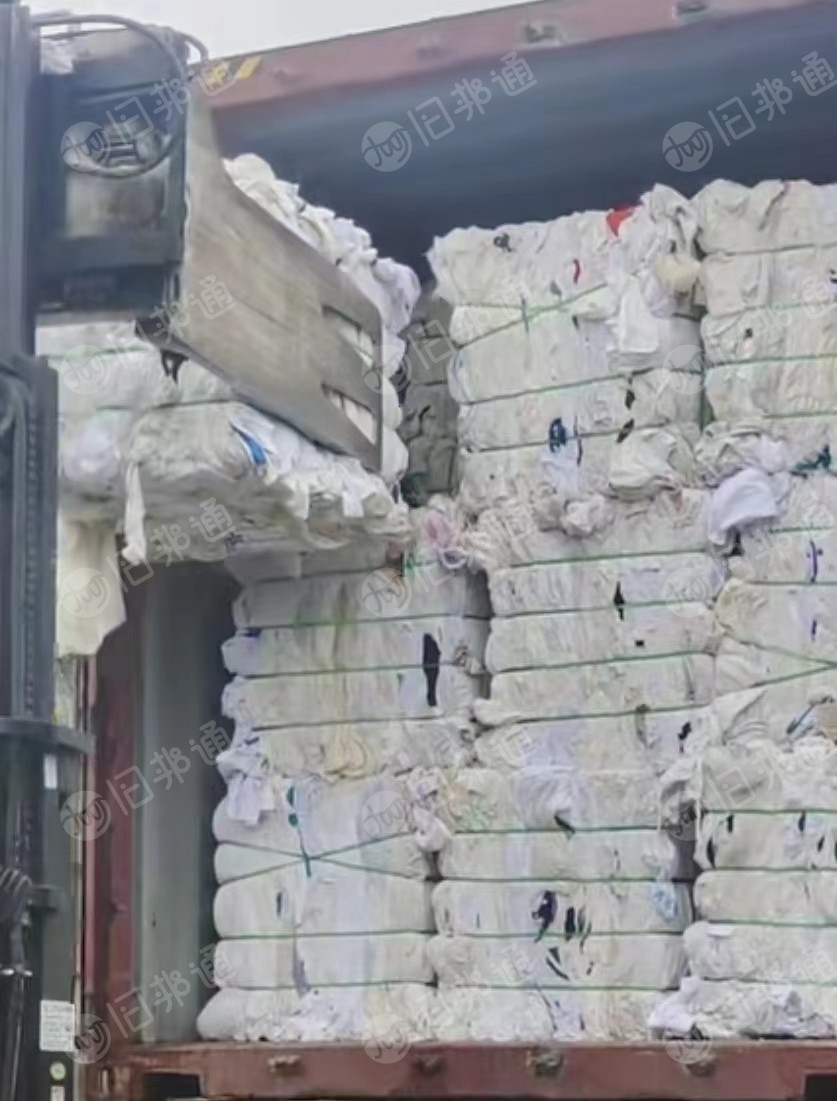 出售旧衣服大白,优质大白料,白棉T恤等,欢迎来电谈