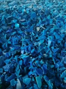 沉底蓝桶破碎料大量出售