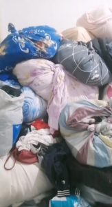 旧衣服鞋子包包月供50吨，需要的联系！