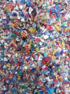 清洗好的上机瓶盖料大量出售