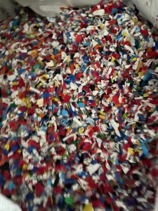 油壶瓶盖破碎料大量出售