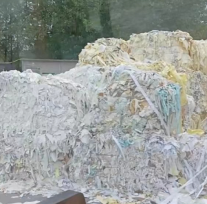 淋膜纸废料，淋膜纸切边，淋膜纸边料大量收购