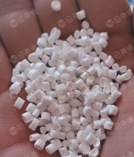 娃哈哈颗粒、尿素桶颗粒大量出售