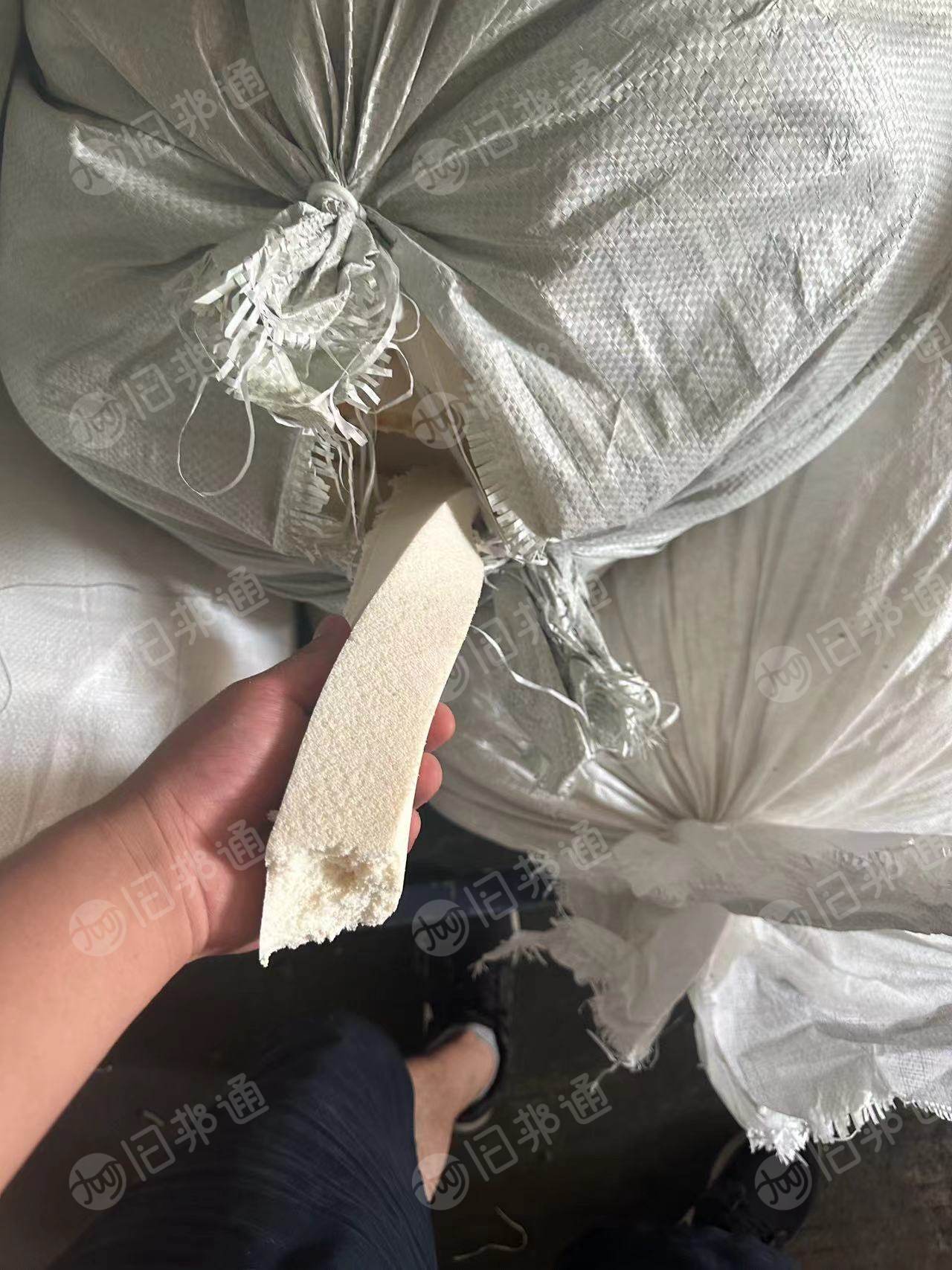 水洗乳胶边条和乳胶颗粒填充料出售