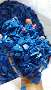 小蓝桶破碎料长期出售