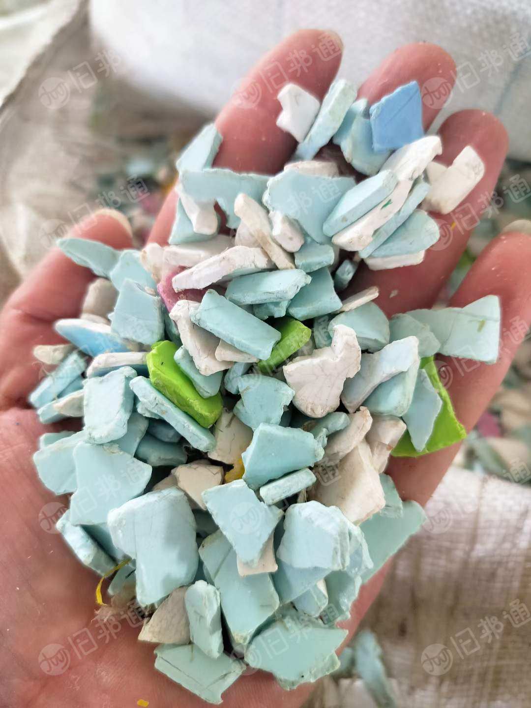 出售ABS粉碎料现货20吨左右