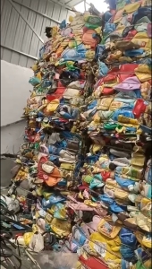 蓝桶，水果筐，尿素桶，大小白，花乙压块长期出售