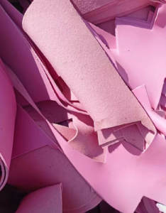 箱包料PVC革边角料大量出售