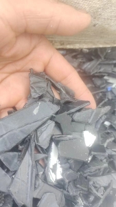 保险杠和内饰的破碎料，月供100吨，长期出售，浙江嘉兴厂