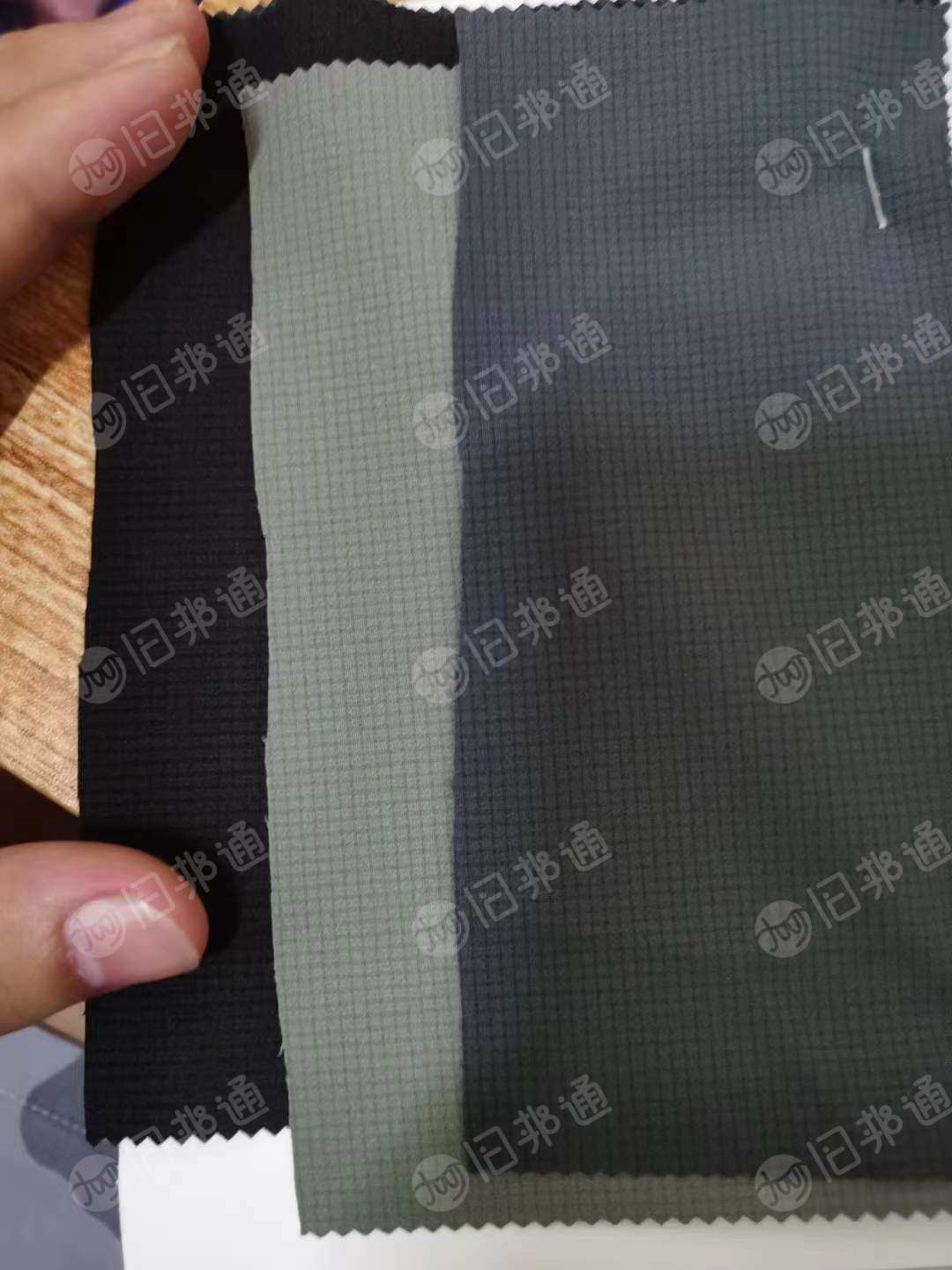 锦纶四面弹格子,150幅宽135克4缸货7000多米出售