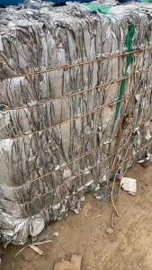 彩印膜边料，铝塑膜废料，高压膜废料长期出售