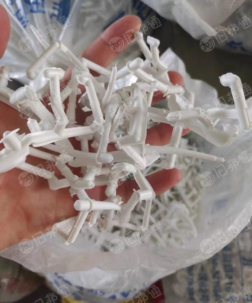 出售软质pvc水口料线皮料,现货十几吨