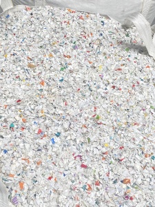 白色涂料桶破碎料长期出售