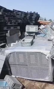 出售灰色箱子pp破碎料，现货15吨，灰分6