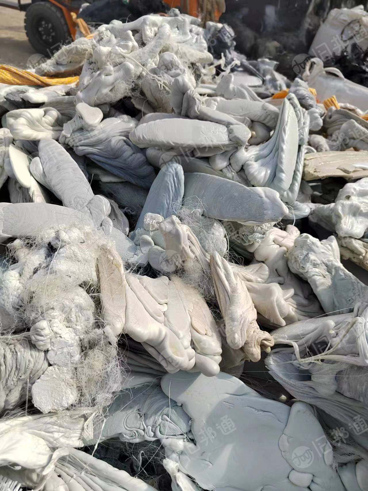 化纤废料,涤纶废丝,涤纶无纺布,涤纶膜料,PET,低溶废丝,工业丝大量回收