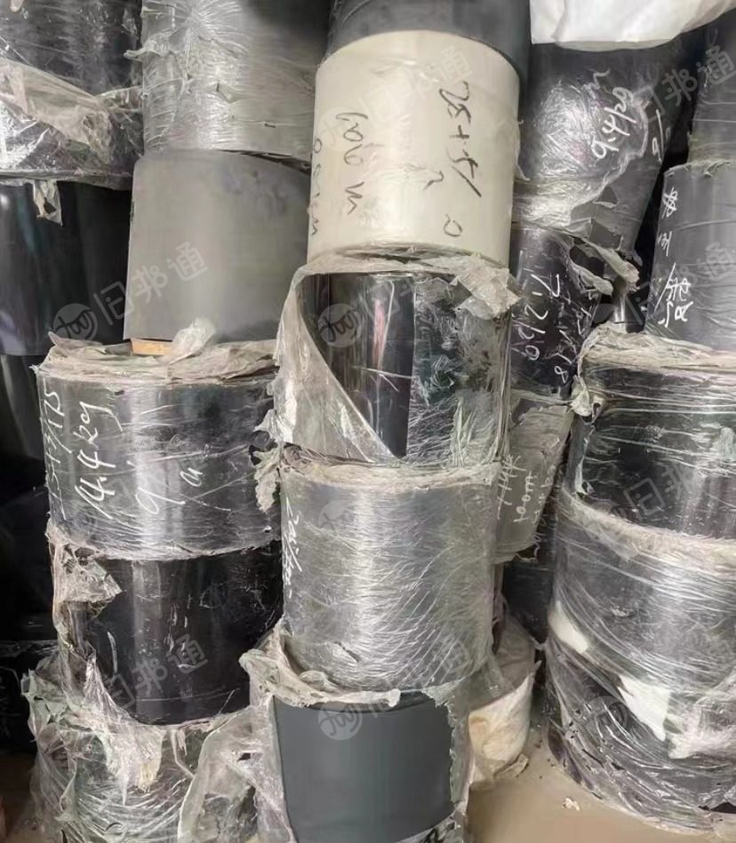 出售pet复合卷膜,太阳能板背膜,厚度0.25,宽度20-30cm,新能源工厂裁剩下来的,日本三井进口材料。