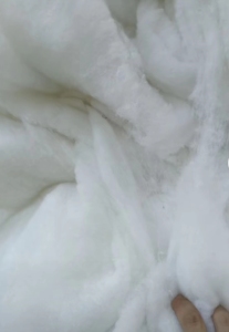 白色化纤棉，白色再生棉，适合做针刺棉，无纺布，土工布，热熔毡，家纺等，大量出售