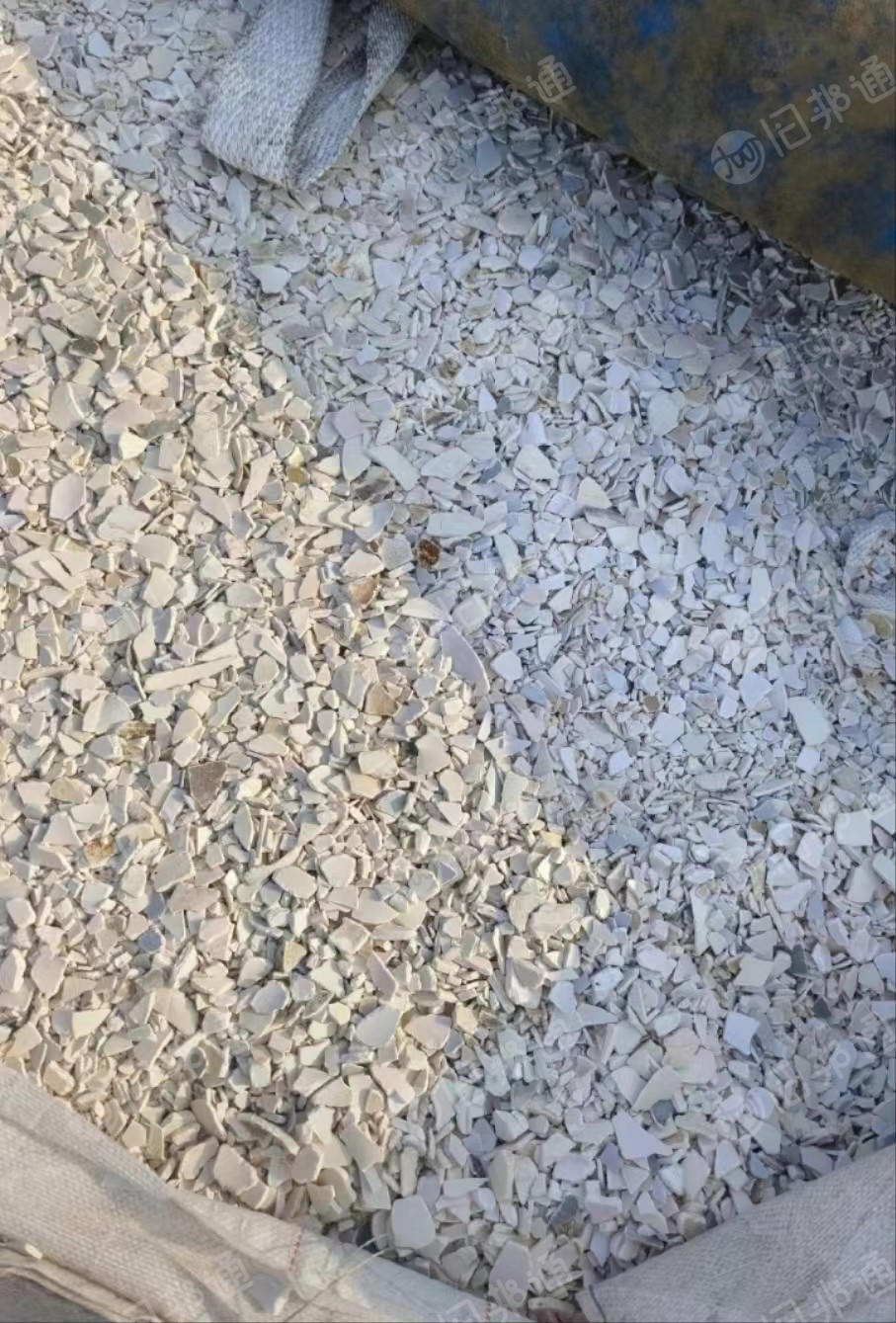 大管破碎料现货30吨,PVC塑钢毛料,大小管毛料,长期有货出售
