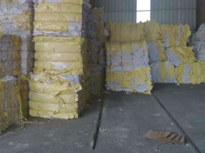 黄白淋膜纸废料长期大量出售