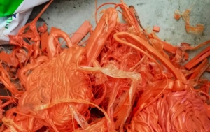 尼龙胶块废料，现货6吨左右出售