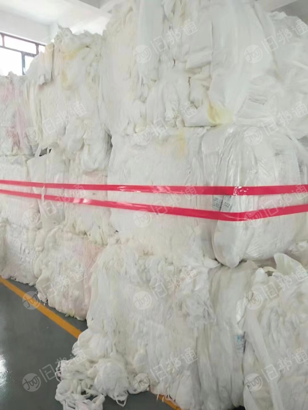 涤纶木桨无纺布边料,涤纶60%,木浆40%,急需处理,现货两大车