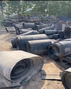 出售铺地用旧输送带1-1.5厘米厚，几乎两面光尼龙线 棉线均有