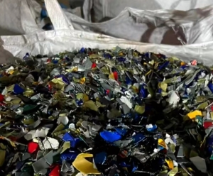 PE油壶破碎，乳白破碎，PE瓶盖破碎厂家长期回收