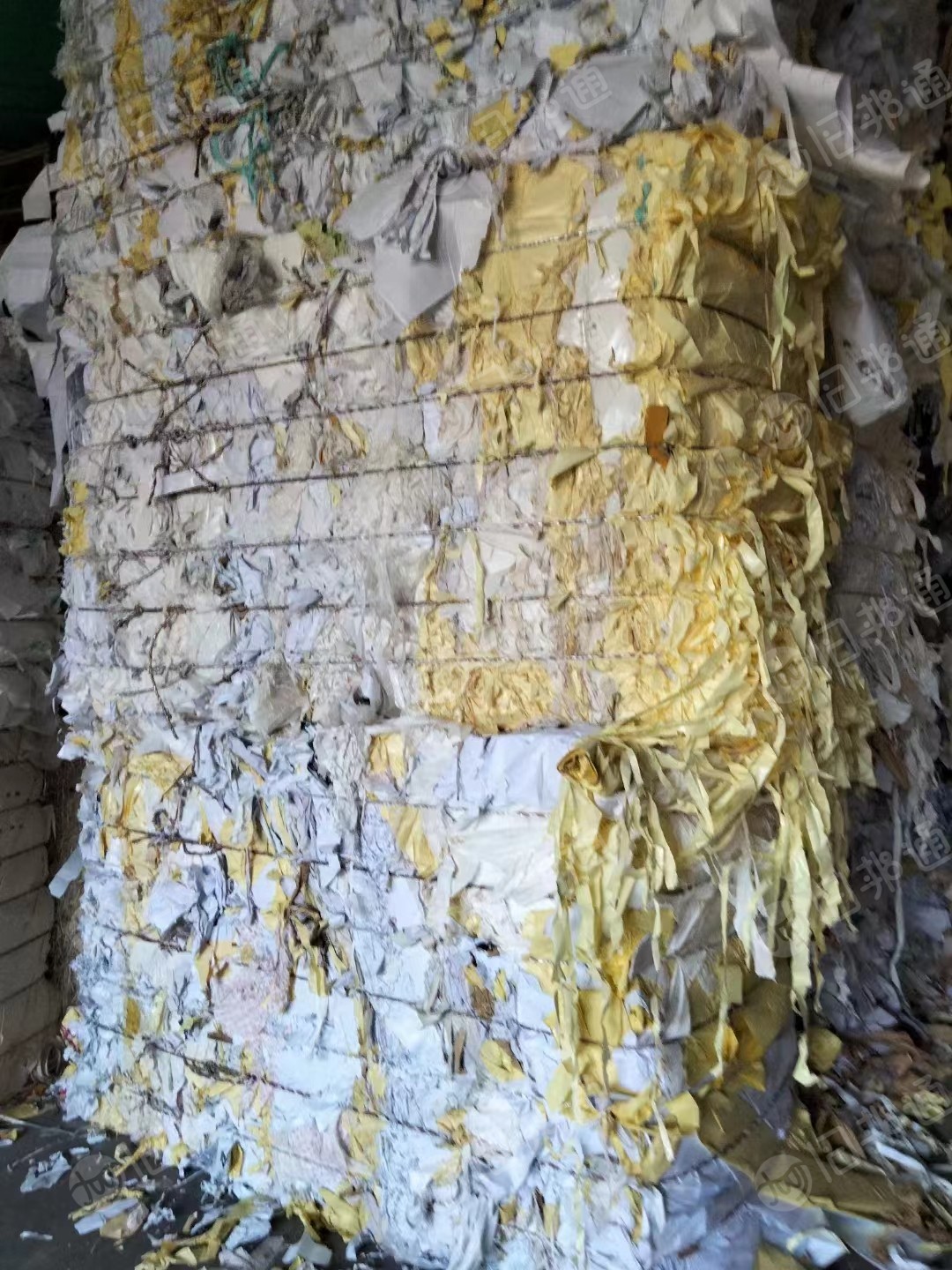 黄白淋膜纸，现货35吨，单面膜