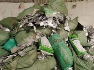 出售电子厂下来的铝塑膜，没挑的，有的里面有干燥剂