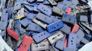 增强pc和合金，有少量的尼龙100吨