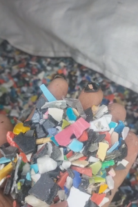 出售下沉丙破碎料清洗干净的没有铁