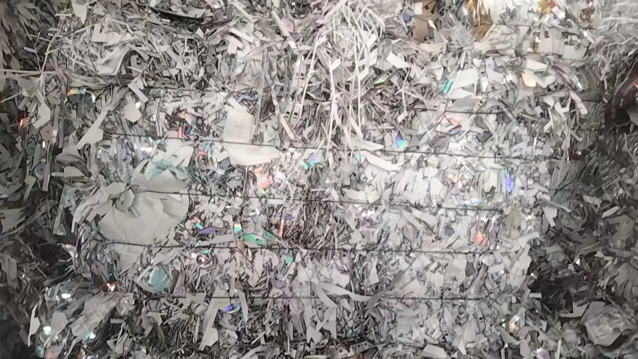 无膜金银卡边角料,现货一车