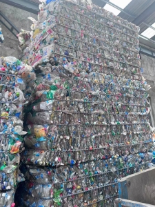 饮料瓶砖，现货13米一车